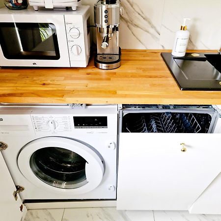 J&W Apartments Grojecka Glam Flat ワルシャワ エクステリア 写真