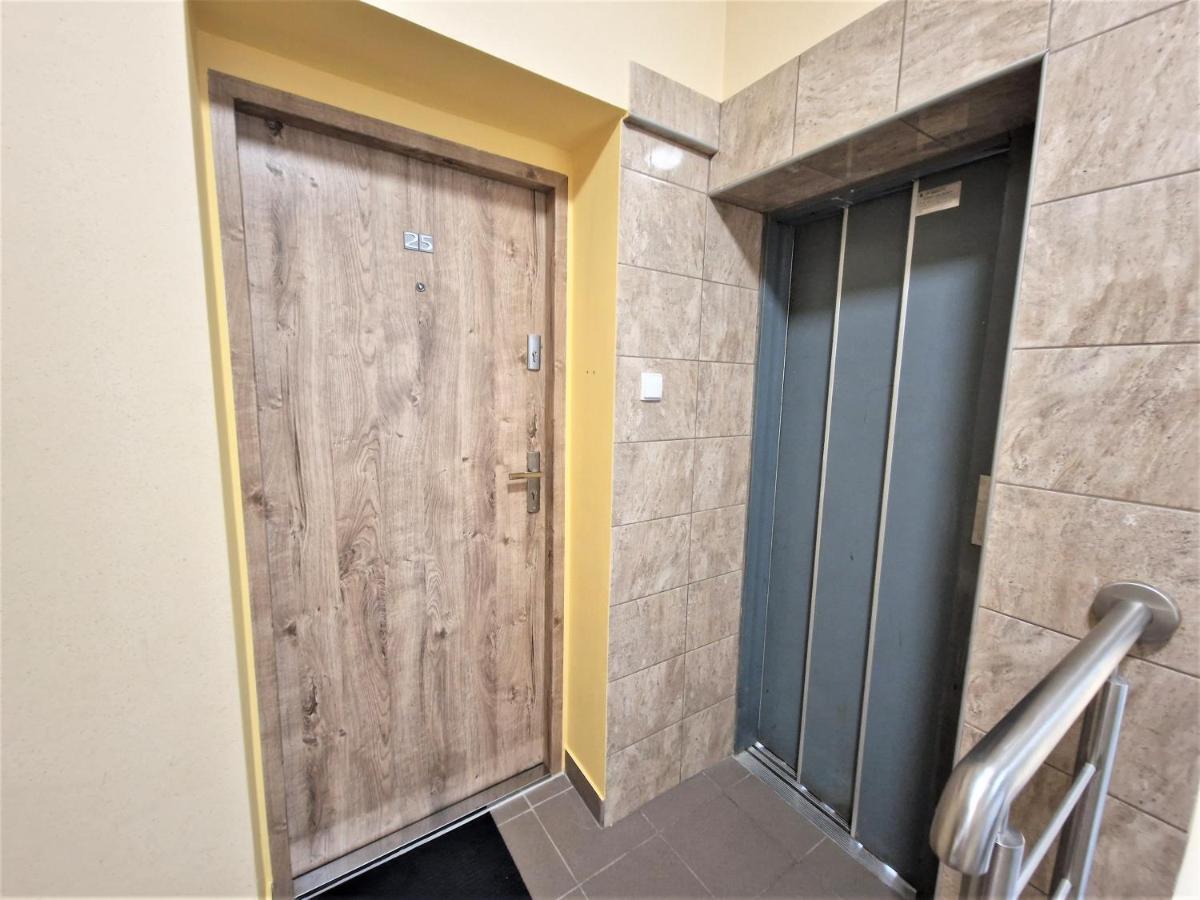J&W Apartments Grojecka Glam Flat ワルシャワ エクステリア 写真