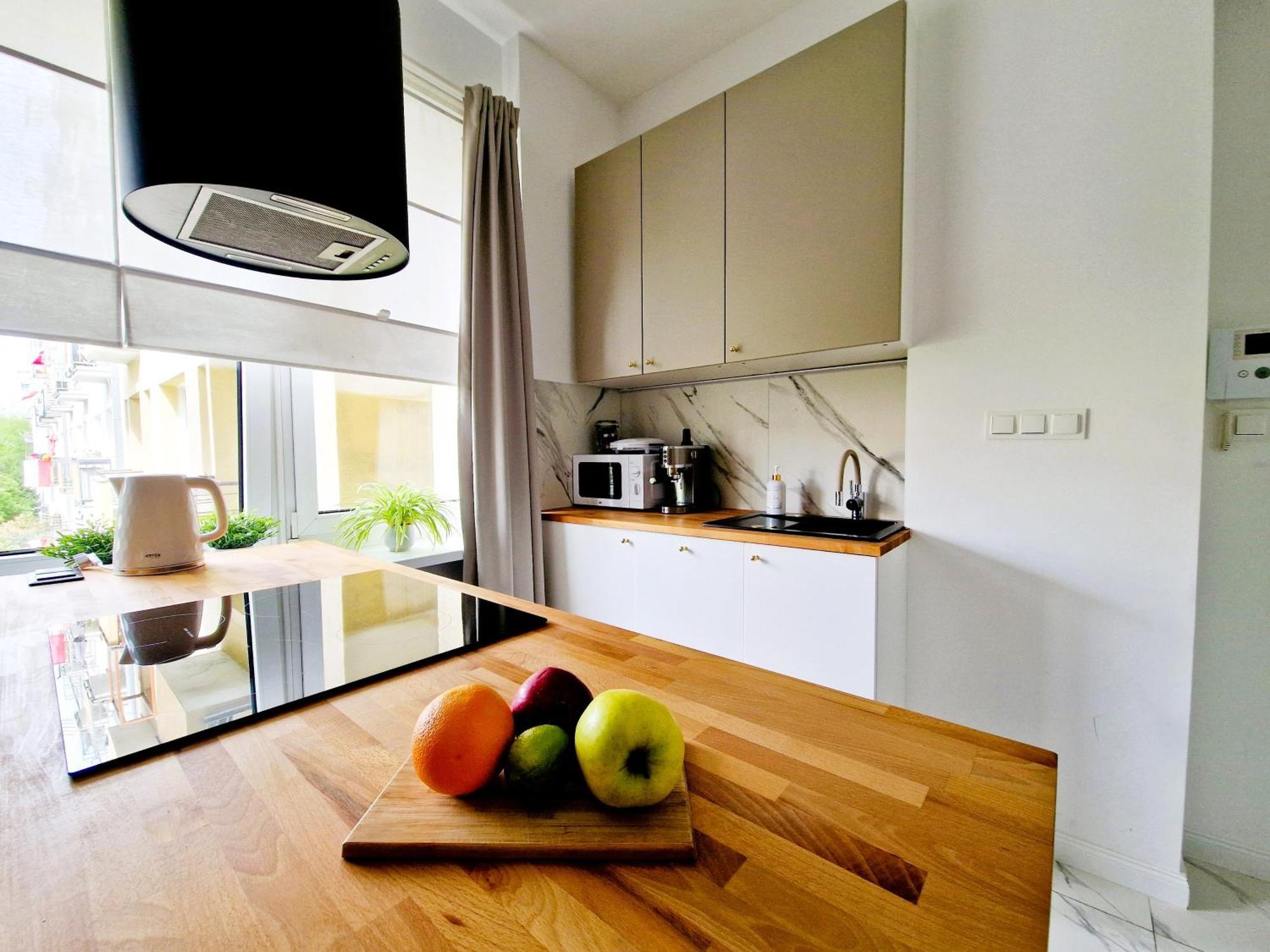 J&W Apartments Grojecka Glam Flat ワルシャワ エクステリア 写真