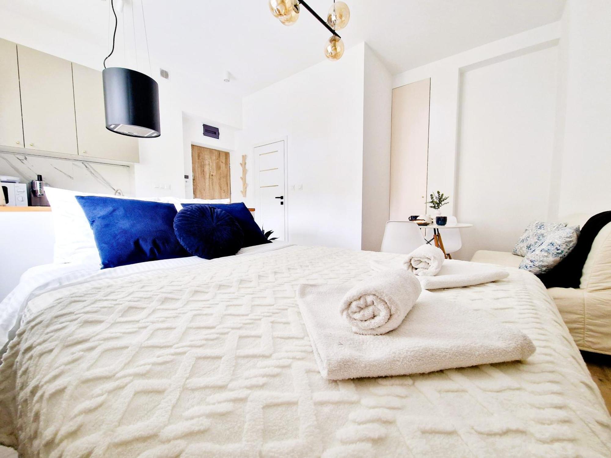 J&W Apartments Grojecka Glam Flat ワルシャワ エクステリア 写真