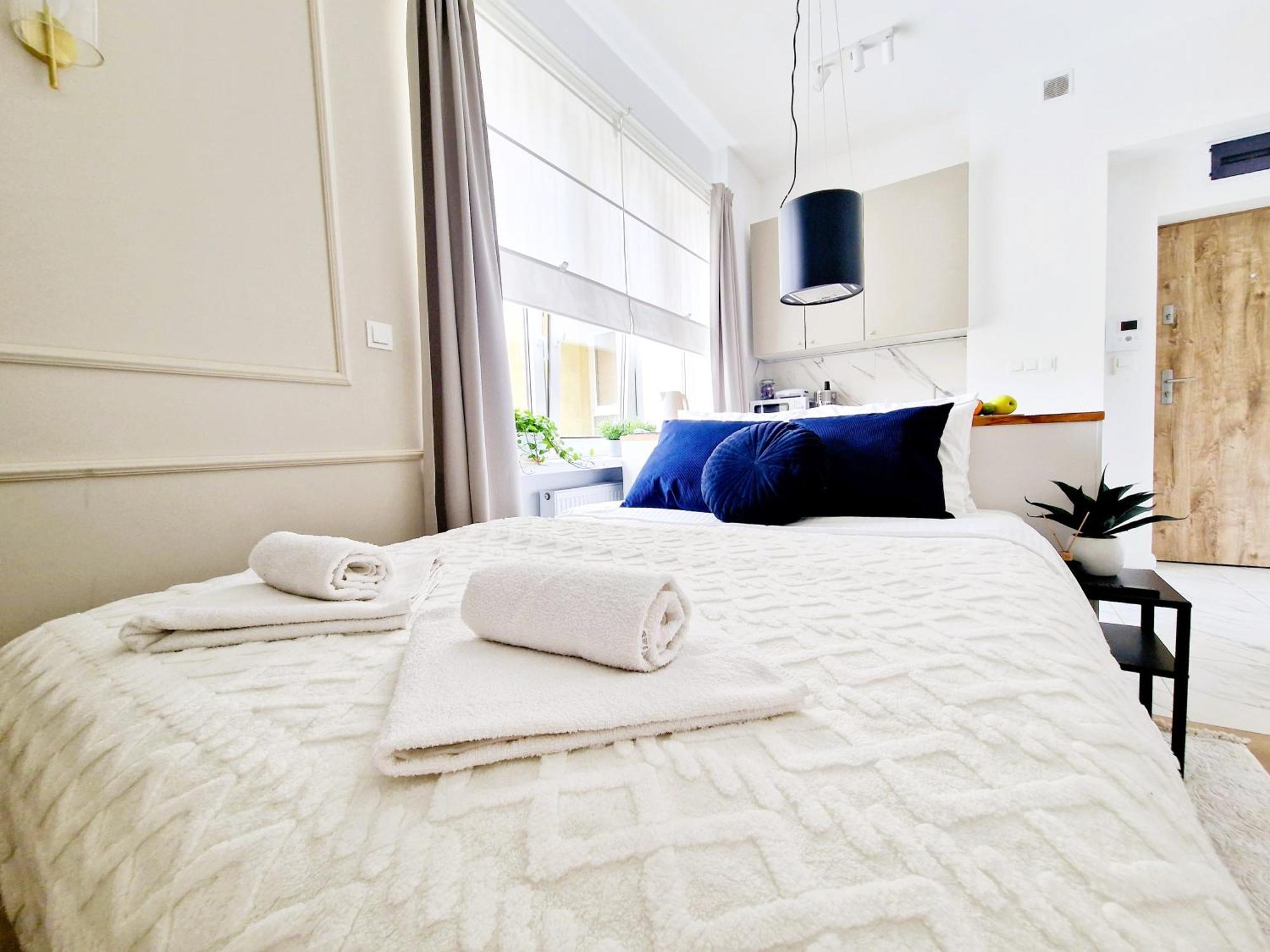 J&W Apartments Grojecka Glam Flat ワルシャワ エクステリア 写真