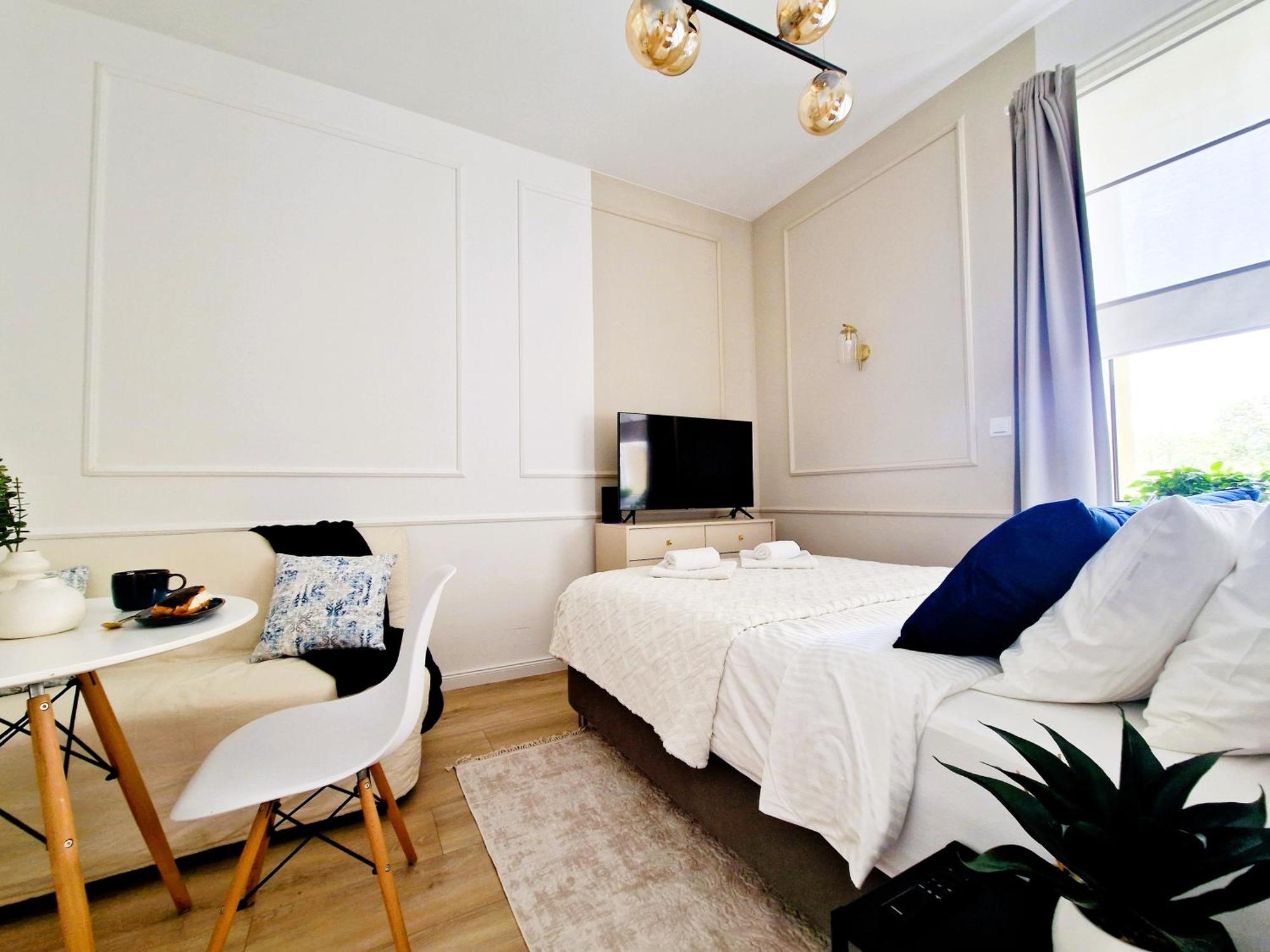 J&W Apartments Grojecka Glam Flat ワルシャワ エクステリア 写真