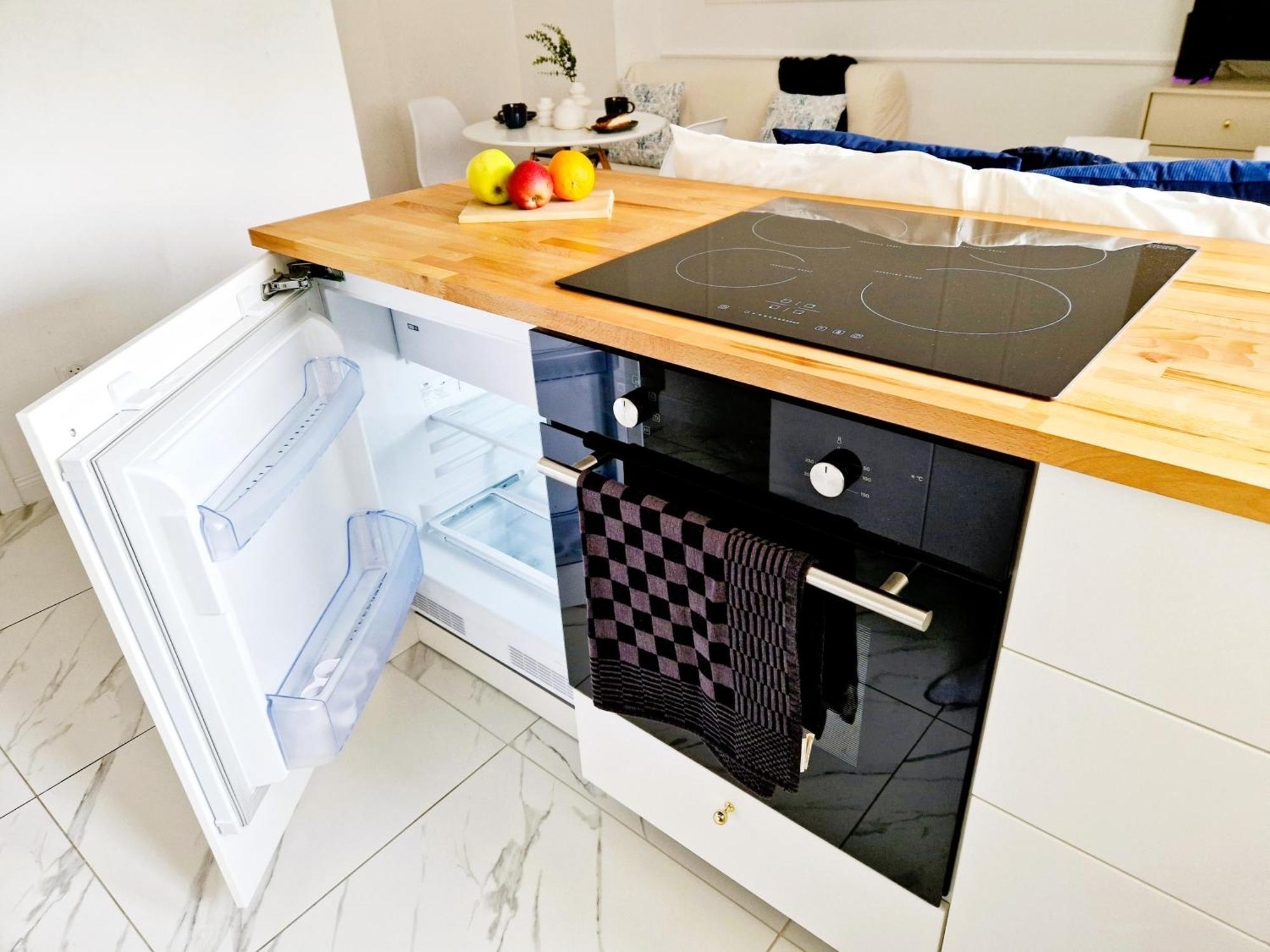 J&W Apartments Grojecka Glam Flat ワルシャワ エクステリア 写真