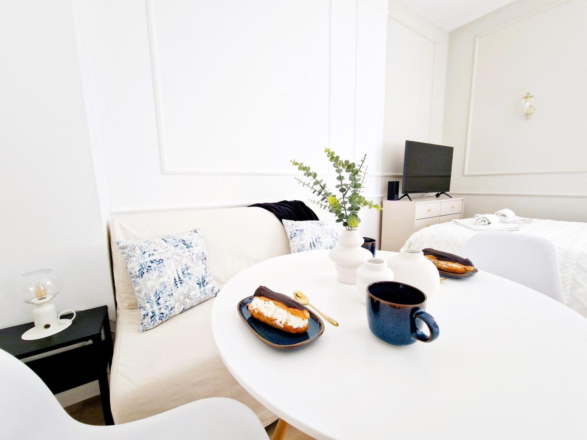 J&W Apartments Grojecka Glam Flat ワルシャワ エクステリア 写真